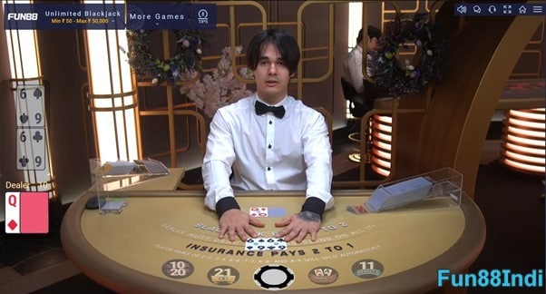 Baccarat-vs-Blackjack-01